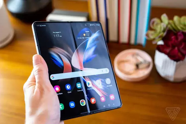 Bocoran desain lipatan layar Samsung Galaxy Z Fold 5.
 Foto: Samsung Electronics via Naver