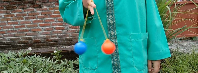 Lato-Lato. Foto: koleksi pribadi.