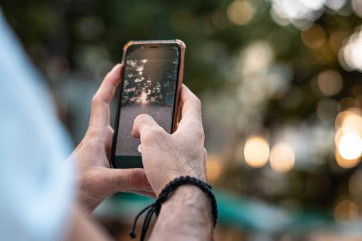 Ilustrasi merekam dan mengedit video. Foto: Unsplash.com