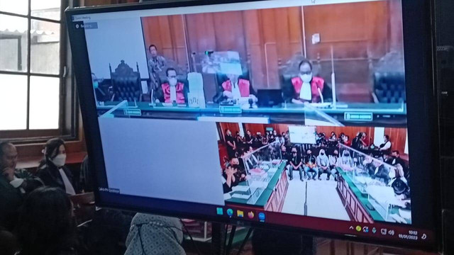 Suasana sidang pemeriksaan saksi tragedi Kanjuruhan di PN Surabaya, Kamis (19/1/2023). Foto: Farusma Okta Verdian/kumparan