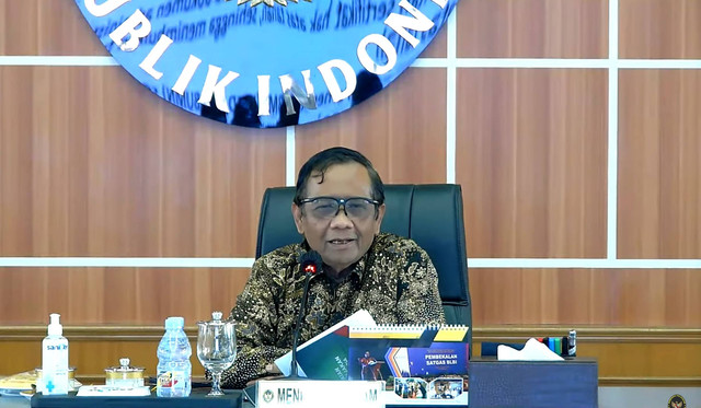 Menko Polhukam Mahfud MD memberikan paparan soal mafia tanah, Kamis (19/1/2023).
 Foto: YouTube/Kemenko Polhukam
