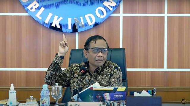 Menko Polhukam Mahfud MD memberikan paparan soal mafia tanah, Kamis (19/1/2023).
 Foto: YouTube/Kemenko Polhukam
