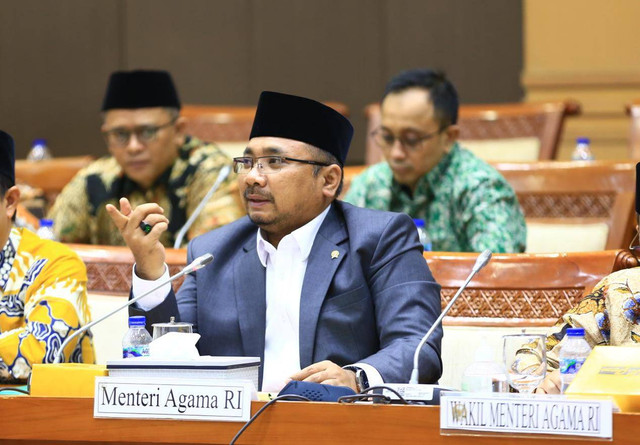 Menag Yaqut Cholil Qoumas di Komisi VIII DPR. Foto: Dok. Kemenag