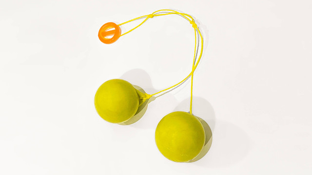 Lato-lato (Foto: Dhea Annisa Putri)