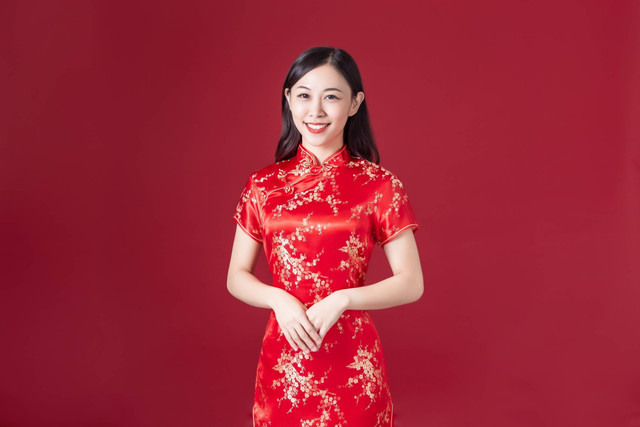 Ilustrasi baju tradisional khas Tionghoa. Foto: aslysun/Shutterstock