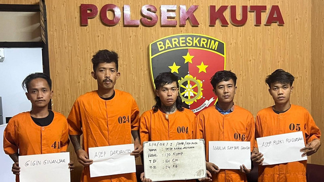 Para pelaku pemalakan-pengeroyokan di Pantai Kuta, Bali. Foto: Polres Kuta