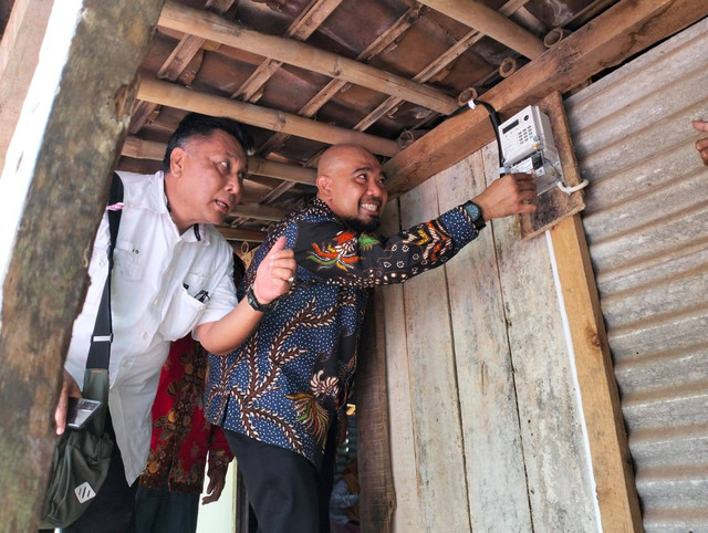 BEI DIY memberikan bantuan listrik gratis bagi warga Yogyakarta yang kurang mampu. Foto: erfanto/Tugu Jogja