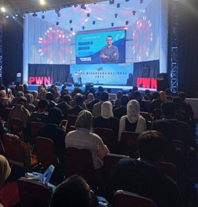 Presiden TDA 7.0, Ibrahim M. Bafagih di panggung Pesta Wirausaha Nasional 2023