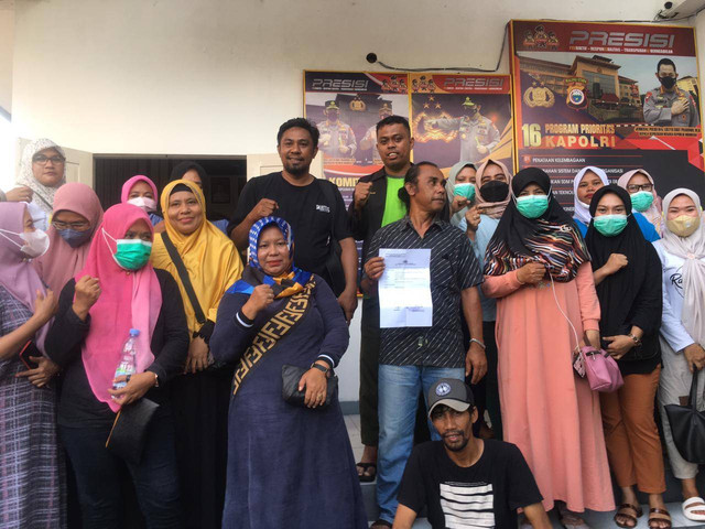 Sejumlah Nakes RSUD Chasan Boesoerie Ternate usai membuat laporan di Kantor Ditreskrimsus. Foto: Istimewa