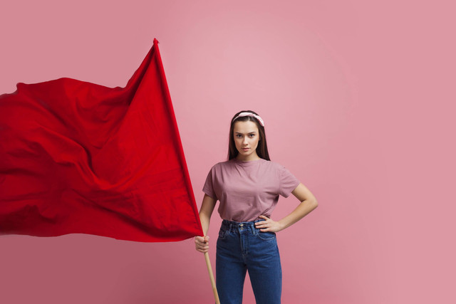 Ilustrasi Red Flag dalam Hubungan. Foto: Trismegist san/Shutterstock