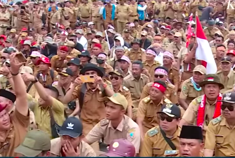 Kades yang mengikuti demo untuk tuntut masa jabatan jadi 9 tahun. Foto: Istimewa