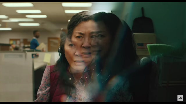 Cuplikan adegan film Film Everything Everywhere All at Once. Foto: Youtube/A24