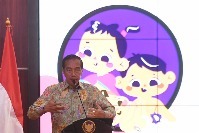 Presiden Joko Widodo memberikan arahan pada pembukaan Rapat Kerja Nasional (Rakernas) Badan Kependudukan dan Keluarga Berencana Nasional (BKKBN) di Jakarta, Rabu (25/1/2023). Foto: Hafidz Mubarak A/Antara Foto