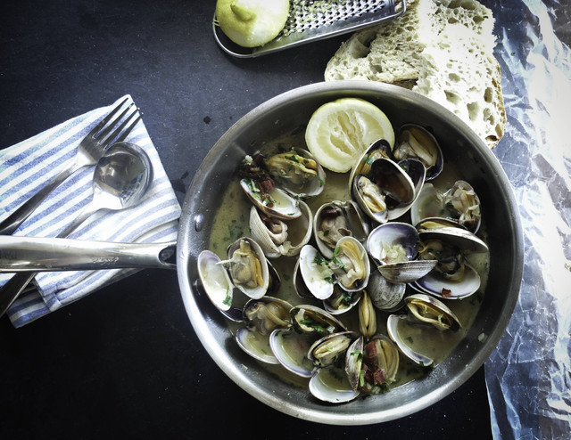 10 Rekomendasi Kuliner Malam Jember yang Wajib Kalian Coba | Foto: unsplash/Adrien Sala