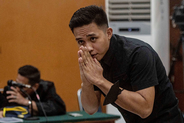 Terdakwa kasus pembunuhan berencana Brigadir Yosua Hutabarat, Richard Eliezer alias Bharada E, tiba untuk menjalani sidang dengan agenda pembacaan pledoi di Pengadilan Negeri Jakarta Selatan, Jakarta, Rabu (25/1/2023). Foto: Aprillio Akbar/ANTARA FOTO