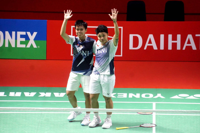 Ganda Putri Indonesia Apriyani Rahayu/Siti Fadia Silva Ramadhanti melawan wakil Taiwan Hu Ling Fang/Lin Xiao Min pada Indonesia Masters 2023, di Istora Senayan, Jakarta, Kamis (26/1/2023). Foto: Iqbal Firdaus/kumparan
