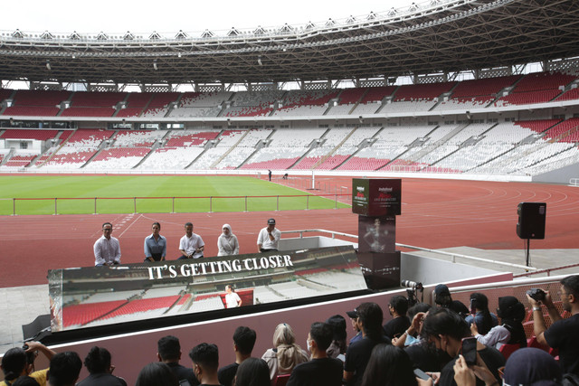 Penyanyi Raisa Adriana (kedua kiri) memberikan keterangan pers menjelang konsernya di Stadion Utama Gelora Bung Karno (SUGBK), Senayan, Jakarta, Kamis (26/1/2023). Foto: Dok. Ronny