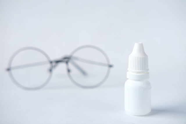 Ilustrasi obat tetes mata buatan sendiri yang terbuat dari air madu. Foto: Unsplash
