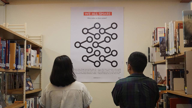 Pameran “The Glass Room: Misinformation Edition“ di perpustakaan Goethe-Institut Jakarta (Foto: Goethe-Institut Indonesia)