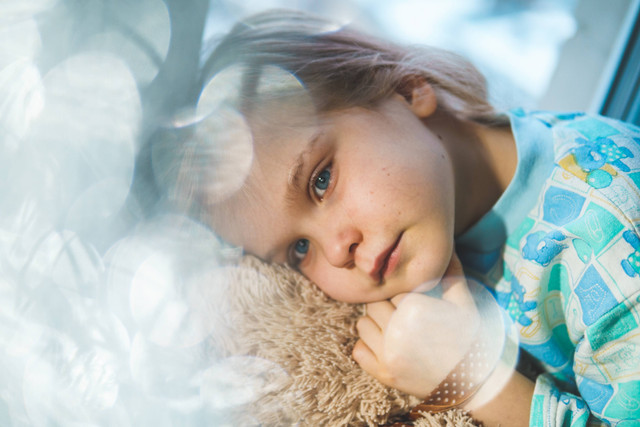 Apa saja obat batuk pilek anak alami paling ampuh di apotek? Foto: Unsplash