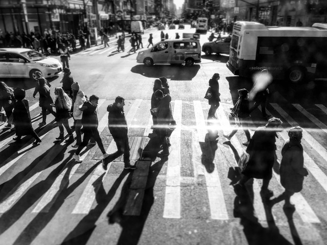 Ilustrasi Hak dan Kewajiban Pejalan Kaki. Foto: dok. Michael Daniels (Unsplash.com)