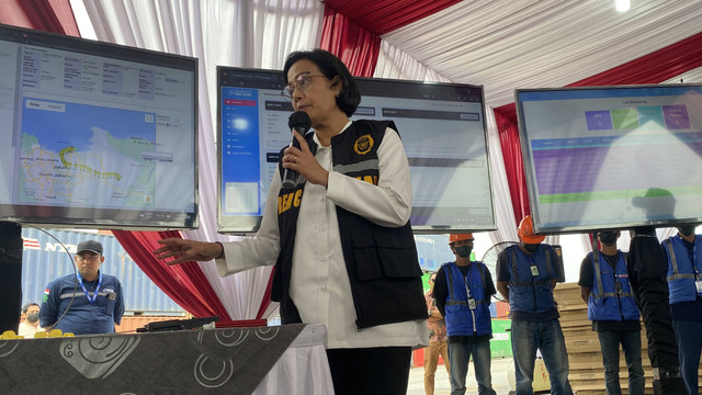 Sri Mulyani saat mengunjungi CDP, Cikarang, Jawa Barat, Jumat (27/1). Foto:  Alfaddillah/kumparan