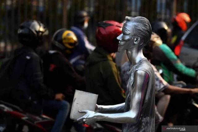 Ilustrasi manusia silver. | Foto : Antara Foto