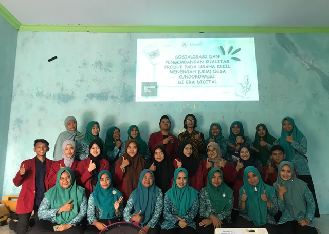 Mahasiswa KKN-P kelompok 45 Desa Kunjorowesi berikan penyuluhan akan pentingnya Branding di Era Digital untuk pengembangan kualitas produk UMKM Desa