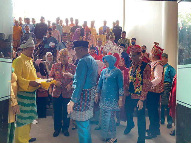 Gubernur Kalbar, Sutarmidji, meresmikan gedung terpadu Pemprov Kalbar. Foto: Teri/Hi!Pontianak