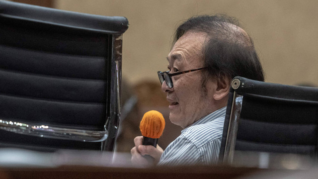 Terdakwa kasus dugaan tindak pidana korupsi PT Duta Palma, Surya Darmadi mengikuti sidang lanjutan di Pengadilan Tipikor, Jakarta, Senin (30/1/2023). Foto: Muhammad Adimaja/Antara Foto