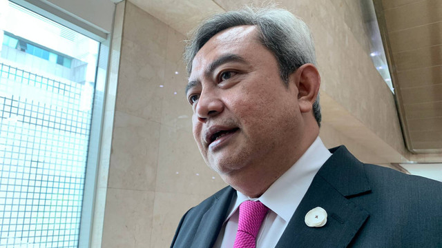Dirjen Amerika dan Eropa (Amerop) Kementerian Luar Negeri Umar Hadi di Gedung DPR RI, Jakarta, Senin (30/1). Dok. Luthfi humam Foto: Luthfi Humam/kumparan