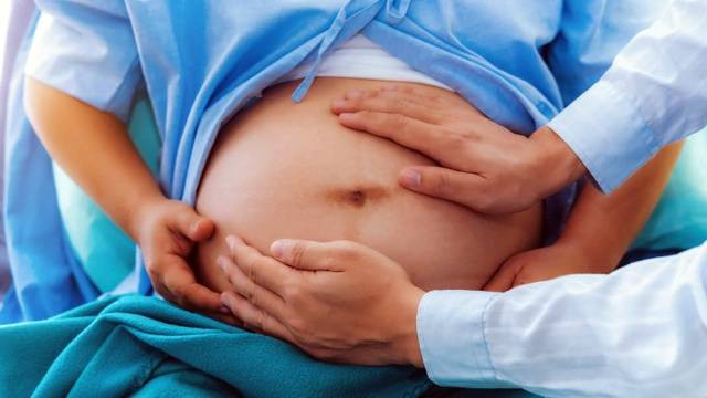 Ilustrasi ibu melahirkan. Foto: Shutterstock