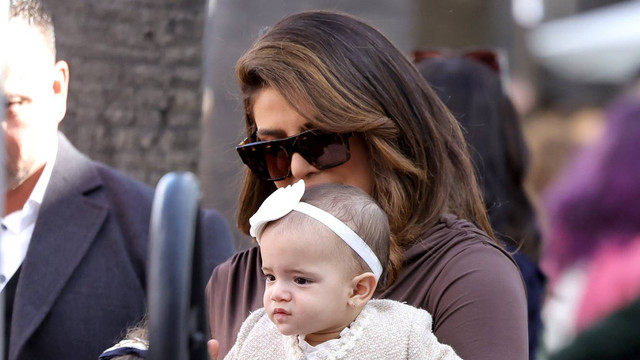 Priyanka Chopra & Nick Jonas Tampilkan Wajah sang Anak untuk Pertama Kali. Foto: Amy Sussman/Getty Images