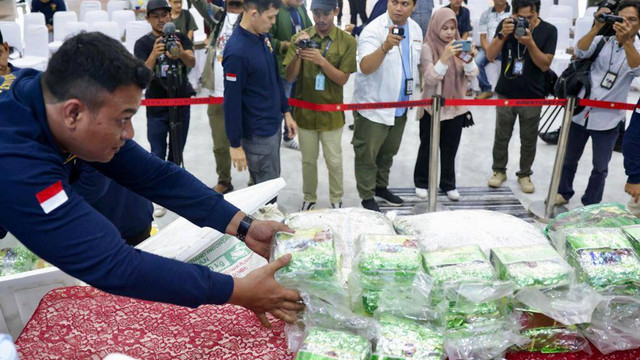 Konferensi pers pengungkapan tindak pidana narkoba berupa 42 kilogram sabu-sabu dan 16,2 ton ganja di Markas Polda Aceh, Kamis (2/2/2023). Foto: Suparta/acehkini