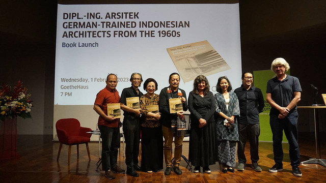 Peluncuran buku “Dipl.-Ing. Arsitek: German-trained Indonesian Architects from the 1960s” di GoetheHaus Jakarta, Rabu (1/2/2023). (Foto: Goethe-Institut Indonesien)
