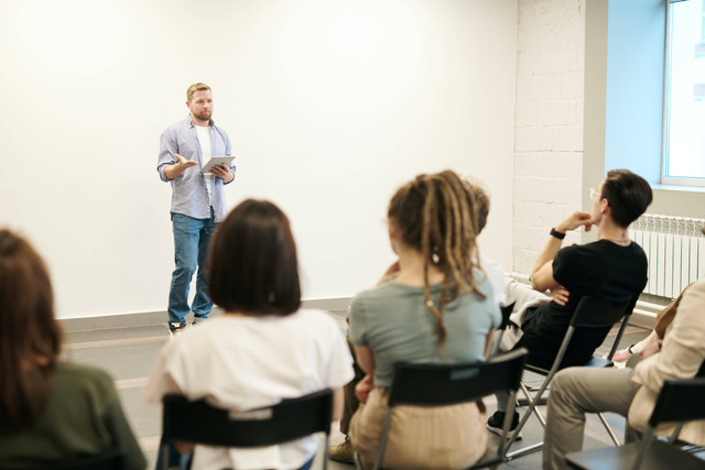 Ilustrasi kata-kata pembuka presentasi kuliah. Foto: Pexels.com.