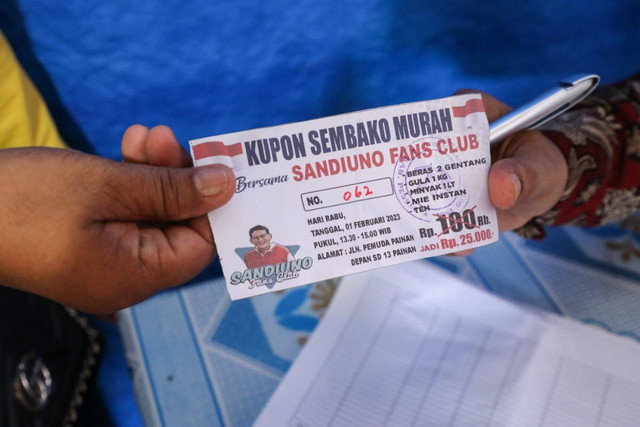 Kupon sembako murah dari relawan Sandiuno Fans Club untuk ditukarkan paket sembako. Foto: Dok. Istimewa