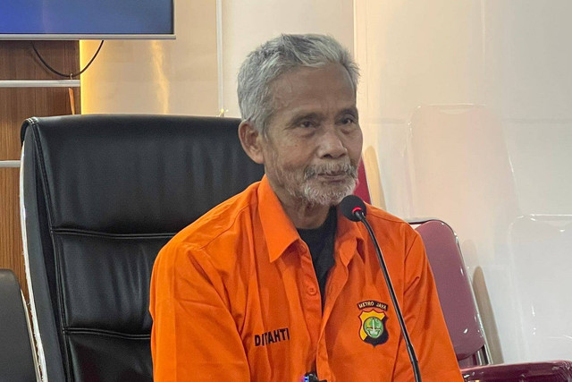 Solihin alias Dullah saat dihadirkan konpers di Polda Metro Jaya, Kamis (2/2/2023).
Foto: Ananta Erlangga/kumparan
