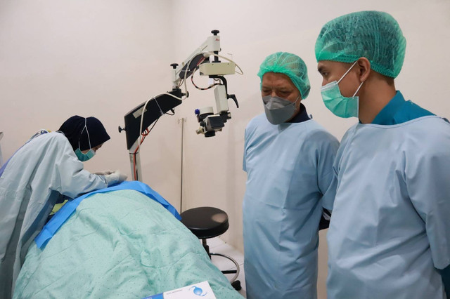 Pada Rabu (1/2/2023), LAZ PT. PLN Indonesia Power Suralaya menggandeng RS Mata Achmad Wardi BWI-DD, menginisiasi kegiatan bakti sosial operasi katarak gratis dengan jumlah penerima manfaat 60 dhuafa yang di operasi dari 200 masyarakat yang di-screening dari wilayah sekitar perusahaan.