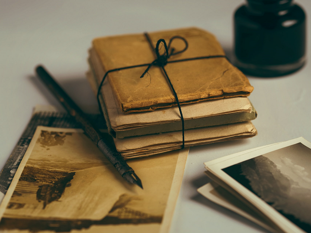 Ilustrasi teks narasi sejarah. Sumber: www.unsplash.com.