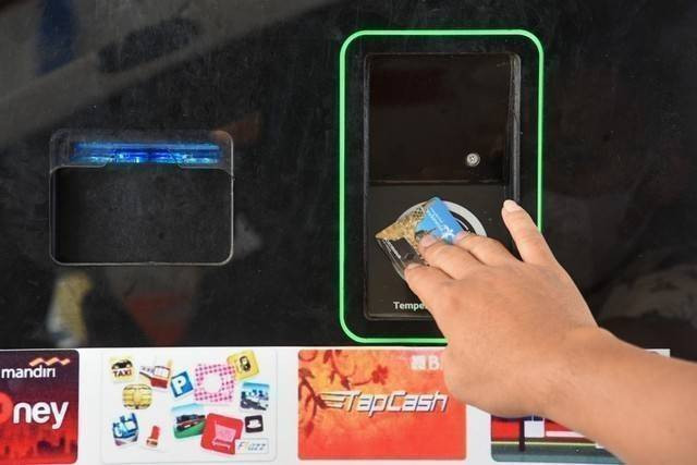 Golongan mobil di tol 2023. Foto: Fransisco Carolio/ANTARA FOTO