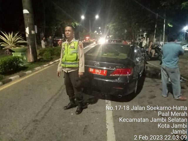 Mobil dinas DPRD Jambi saat kecelakaan. Dok. Istimewa