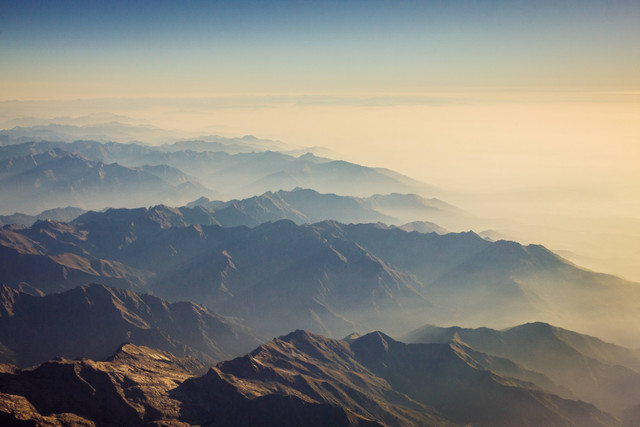 Ilustrasi Wisata Gunung Jawa Timur untuk Memanjakan Mata. Foto: Unsplash/Konstantin Kleine.