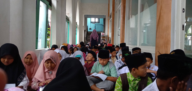 Dokumentasi Pengabdian Masyarakat Oleh KKN-P Umsida Kel 22 Melalui Pendampingan Mengaji di TPQ Desa Kertosari