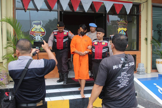 Porter di Bandara Ngurah Rai Bali Diamankan Polisi, Curi Uang Milik  Penumpang | kumparan.com