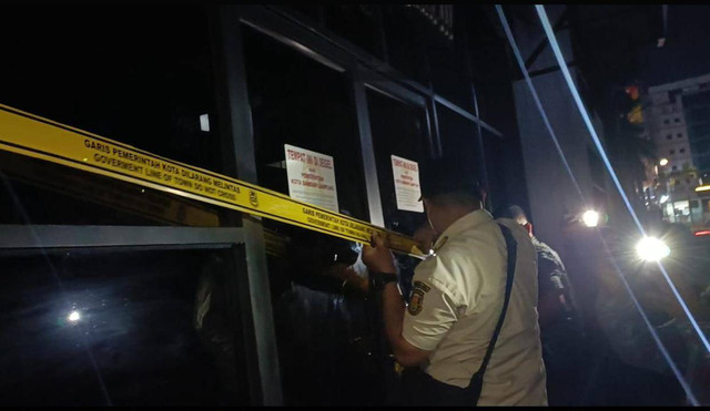 Angel's Wing dipasang segel oleh Pemerintah Kota Bandar Lampung. | Foto: Sinta Yuliana/Lampung Geh