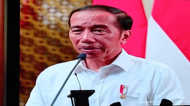 Presiden Jokowi menyampaikan ucapan selamat kepada Partai Gerindra melalui rekaman video dalam acara HUT ke-15 Partai Gerindra di Kantor DPP Partai Gerindra, Jakarta, Senin (6/2). Foto: Zamachsyari/kumparan