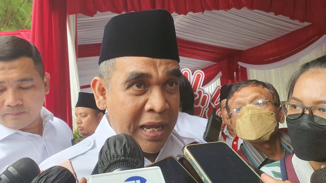 Sekjen Gerindra Ahmad Muzani usai acara HUT ke-15 Partai Gerindra di Kantor DPP Partai Gerindra, Jakarta, Senin (6/2). Foto: Zamachsyari/kumparan
