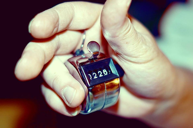 Ilustrasi Pengumpulan Data Kependudukan dengan Menggunakan Penarikan Sampel. (Foto: renateko by https://pixabay.com/id/)