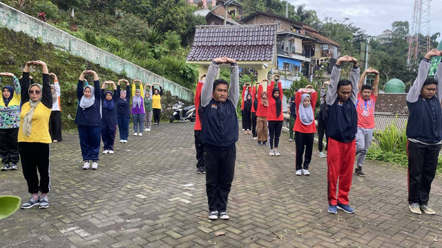 senam bersama warga desa ledug